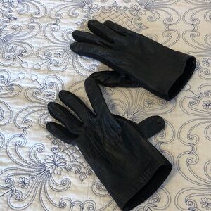 Women’s Black Leather Gloves